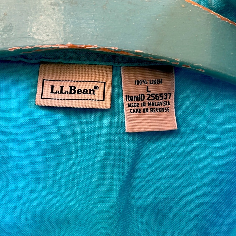 L.L. Bean Women’s 100% Linen Short Sleeve Button Down Shirt - Picture 2 of 5